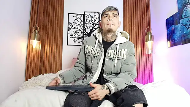 Snapshot of Max_Hader chatting on 4, 3, 2026 Max Hader online show from 4, 3, 2026