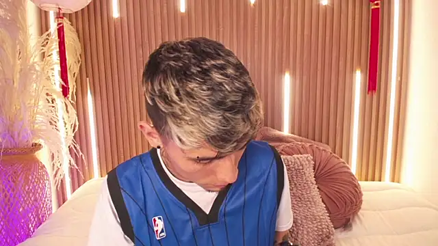 Snapshot of Max_Hader chatting on 23, 4, 2026 Max Hader online show from 23, 4, 2026