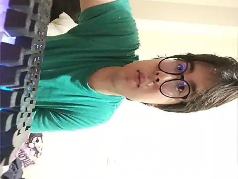Snapshot of HeyImDante chatting on 5, 5, 2026 HeyImDante online show from 5, 5, 2026