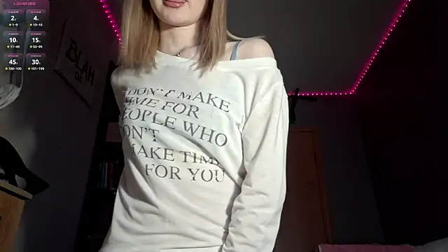 Snapshot of ChongTreece chatting on 4, 4, 2026 ChongTreece online show from 4, 4, 2026