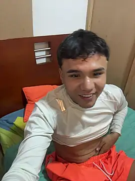 Snapshot of CreamKingg chatting on 15, 2, 2026 CreamKingg online show from 15, 2, 2026