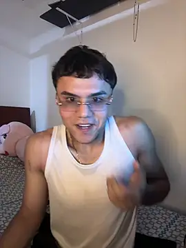 Snapshot of CreamKingg chatting on 8, 4, 2026 CreamKingg online show from 8, 4, 2026