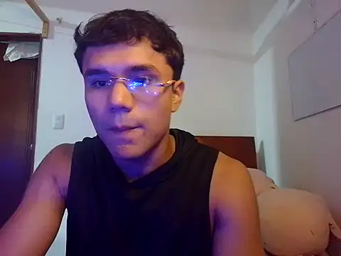 Snapshot of CreamKingg chatting on 17, 4, 2026 CreamKingg online show from 17, 4, 2026