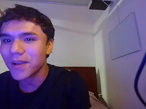 Snapshot of CreamKingg chatting on 22, 4, 2026 CreamKingg online show from 22, 4, 2026