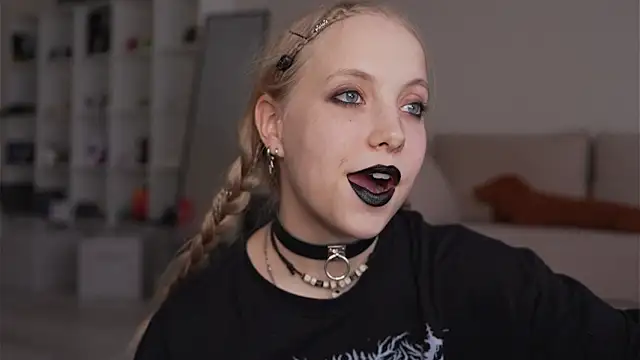 Snapshot of Appr0ved_ chatting on 29, 3, 2026 Appr0ved online show from 29, 3, 2026