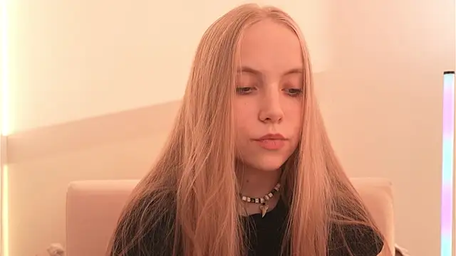 Snapshot of Appr0ved_ chatting on 1, 4, 2026 Appr0ved online show from 1, 4, 2026