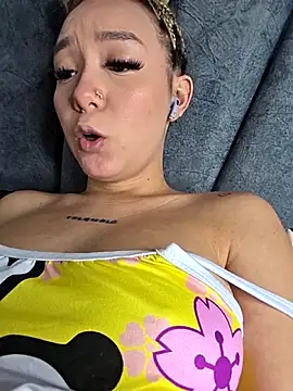 Snapshot of alaia_princess chatting on 16, 4, 2026 alaia princess online show from 16, 4, 2026