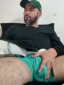 Snapshot of hairyandbigmann chatting on 10, 3, 2026 hairyandbigmann online show from 10, 3, 2026