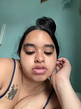 Snapshot of Aloyenita chatting on 7, 5, 2026 Aloyenita online show from 7, 5, 2026