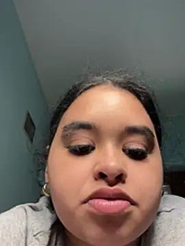 Snapshot of Aloyenita chatting on 8, 5, 2026 Aloyenita online show from 8, 5, 2026