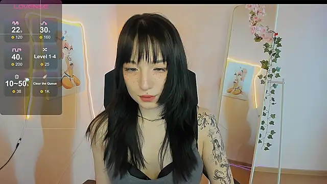 Snapshot of AliceeinWonderlanddd chatting on 2, 5, 2026 AliceeinWonderlanddd online show from 2, 5, 2026