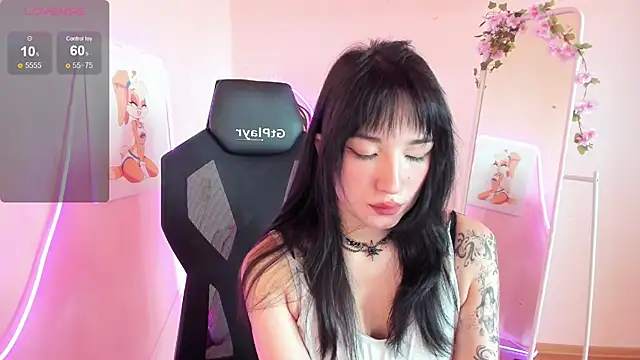 AliceeinWonderlanddd online show from 3, 7, 2026