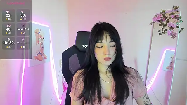 AliceeinWonderlanddd online show from 19, 7, 2026