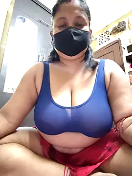 Snapshot of Curvy_Trisha chatting on 20, 4, 2026 Curvy Trisha online show from 20, 4, 2026