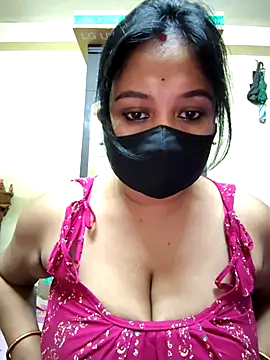 Curvy Trisha online show from 5, 7, 2026