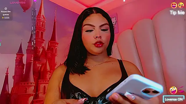 Snapshot of Maia_Hotts chatting on 13, 3, 2026 Maia Hotts online show from 13, 3, 2026