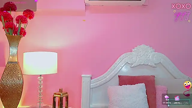 Snapshot of Maia_Hotts chatting on 31, 3, 2026 Maia Hotts online show from 31, 3, 2026