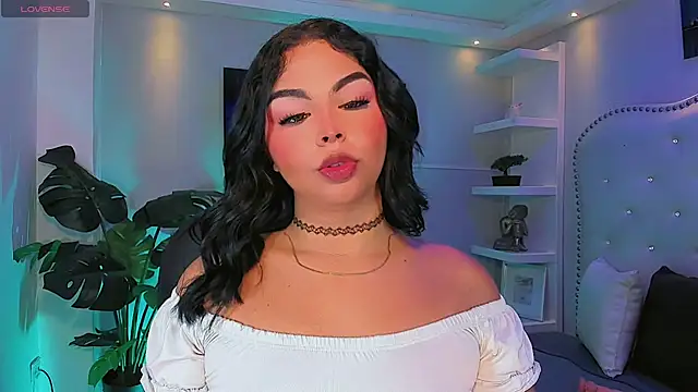 Snapshot of Maia_Hotts chatting on 16, 7, 2026 Maia Hotts online show from 16, 7, 2026