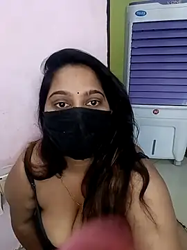 Snapshot of Aliya_Hott chatting on 3, 5, 2026 Aliya Hott online show from 3, 5, 2026