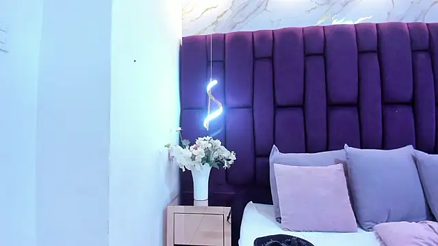 Snapshot of crystalstonee chatting on 11, 3, 2026 crystalstonee online show from 11, 3, 2026