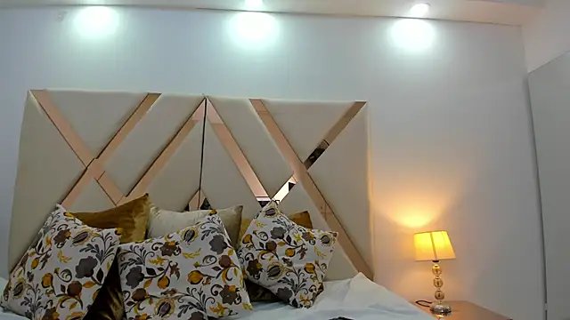 Snapshot of crystalstonee chatting on 12, 6, 2026 crystalstonee online show from 12, 6, 2026