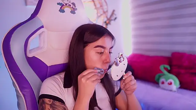 Snapshot of mavi_boo chatting on 13, 2, 2026 mavi boo online show from 13, 2, 2026