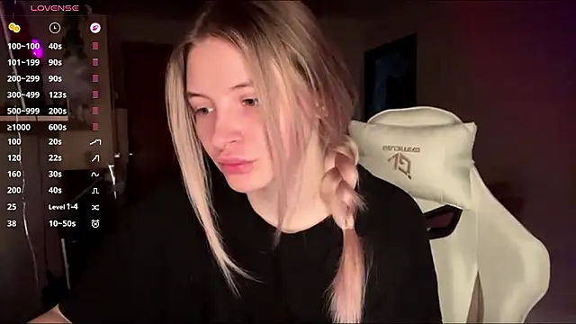 Snapshot of VibeVi chatting on 8, 3, 2026 VibeVi online show from 8, 3, 2026