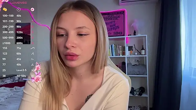 Snapshot of VibeVi chatting on 17, 4, 2026 VibeVi online show from 17, 4, 2026