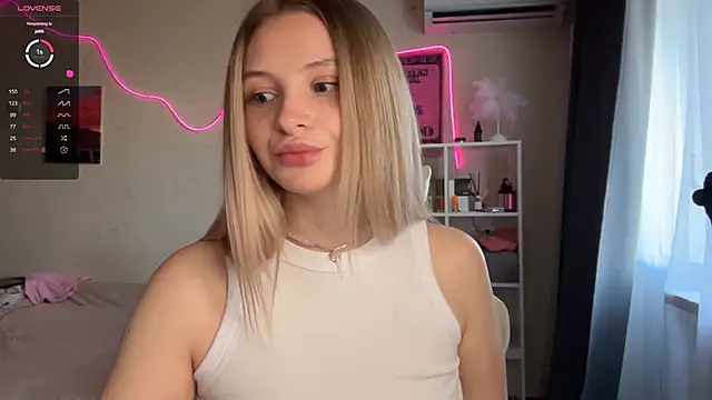 Snapshot of VibeVi chatting on 19, 4, 2026 VibeVi online show from 19, 4, 2026