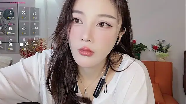 Lisa-295188 online show from 27, 2, 2026