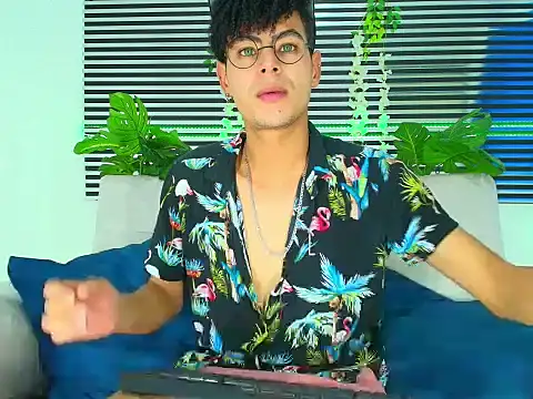 ThiiagoSaeenz online show from 5, 2, 2026