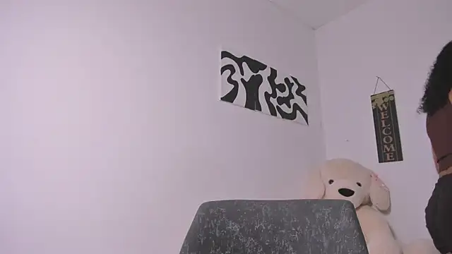 Nia13 online show from 7, 4, 2026