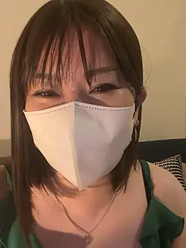 Snapshot of Mitsuco_surflady chatting on 4, 4, 2026 Mitsuco surflady online show from 4, 4, 2026