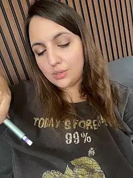 AliceDesmee online show from 9, 8, 2026