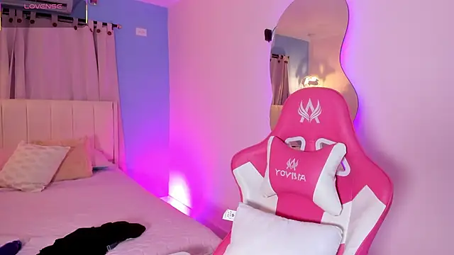 Snapshot of LOU_22_ chatting on 21, 2, 2026 LOU 22 online show from 21, 2, 2026