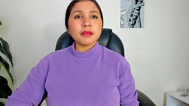 Snapshot of Victoria_Rosee chatting on 4, 2, 2026 Victoria Rosee online show from 4, 2, 2026