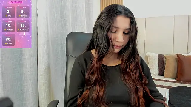 Snapshot of Victoria_Rosee chatting on 10, 4, 2026 Victoria Rosee online show from 10, 4, 2026