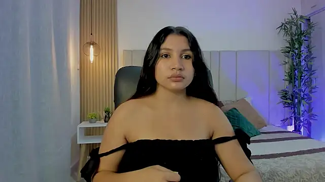 Snapshot of Victoria_Rosee chatting on 17, 4, 2026 Victoria Rosee online show from 17, 4, 2026
