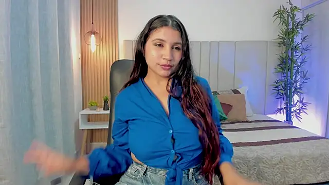 Snapshot of Victoria_Rosee chatting on 9, 5, 2026 Victoria Rosee online show from 9, 5, 2026