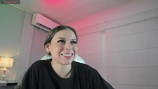 Snapshot of THALIA_13 chatting on 14, 2, 2025 THALIA 13 online show from 14, 2, 2025