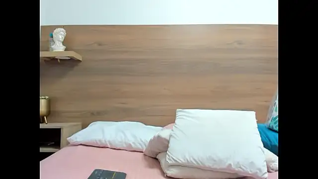 luz-miiaa online show from 13, 2, 2026