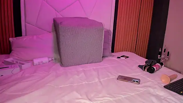 Snapshot of MiaTorres4 chatting on 27, 3, 2026 MiaTorres4 online show from 27, 3, 2026