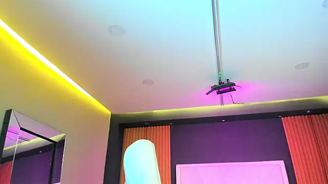 Snapshot of MiaTorres4 chatting on 24, 4, 2026 MiaTorres4 online show from 24, 4, 2026