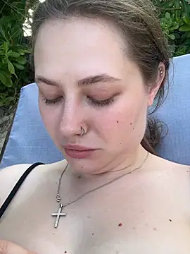 Snapshot of AsynaYuuki chatting on 7, 2, 2026 AsynaYuuki online show from 7, 2, 2026