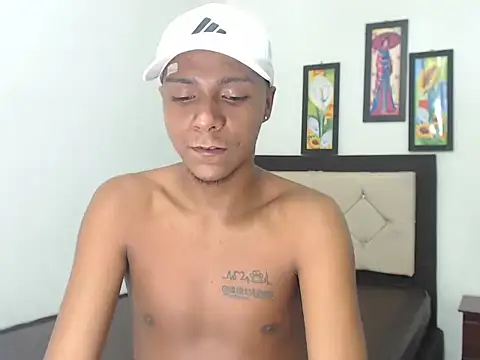 Snapshot of hotboyluxe chatting on 27, 2, 2026 hotboyluxe online show from 27, 2, 2026