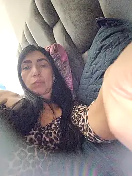 Mia Davis   online show from 1, 3, 2026