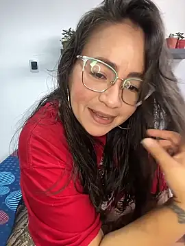 Snapshot of alisbloom chatting on 6, 2, 2026 alisbloom online show from 6, 2, 2026