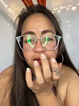 Snapshot of alisbloom chatting on 24, 2, 2026 alisbloom online show from 24, 2, 2026