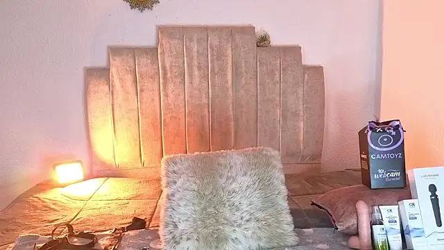 Petite pepper online show from 28, 3, 2026