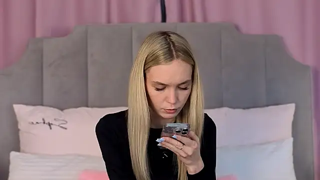 NikkiRyx online show from 30, 5, 2026